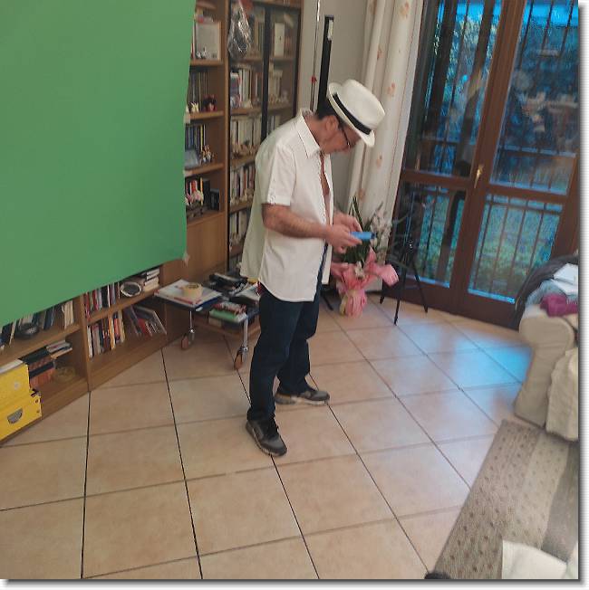 Clicca per scorrere le foto originali ingrandite